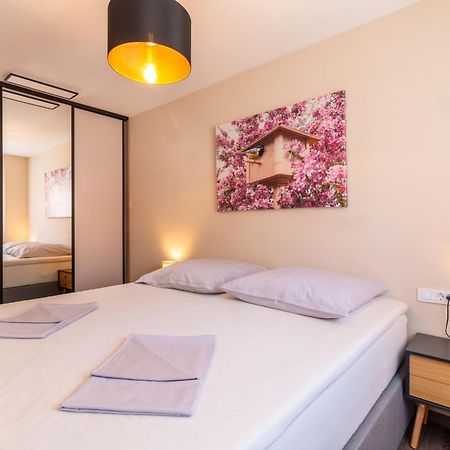 Apartmani Nela Kaštela Kültér fotó