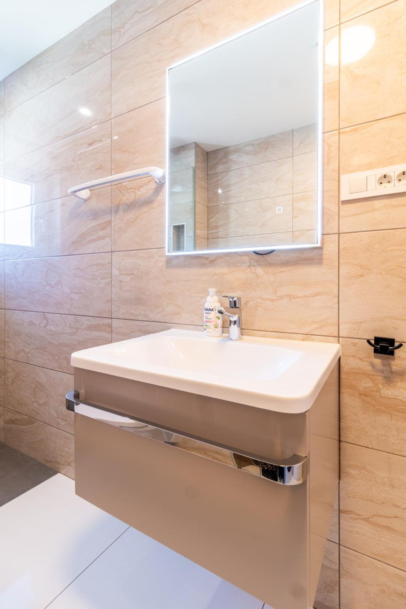 Apartmani Nela Kaštela Kültér fotó