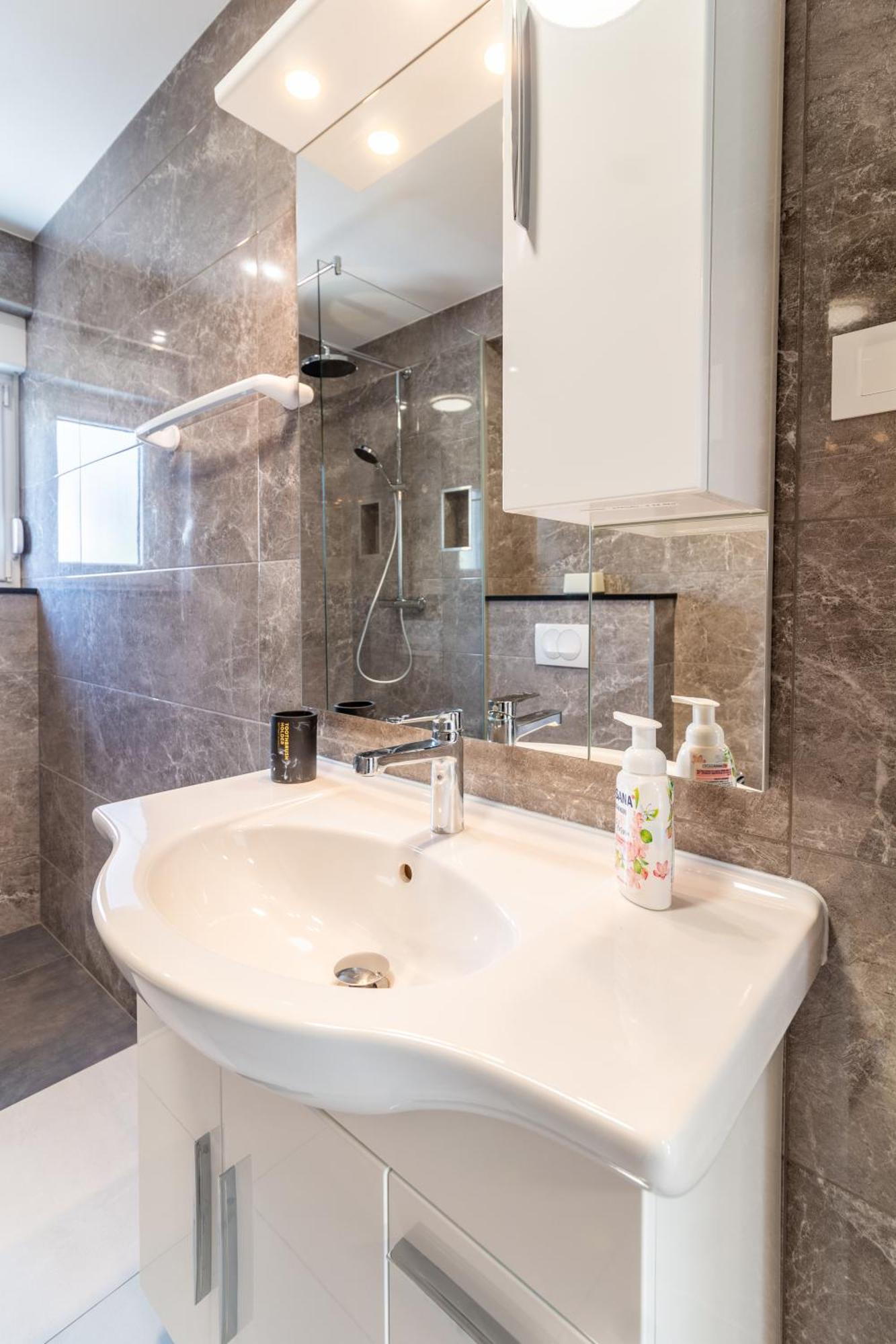 Apartmani Nela Kaštela Kültér fotó