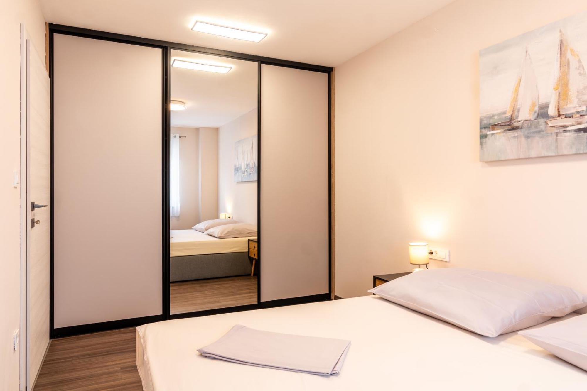 Apartmani Nela Kaštela Kültér fotó