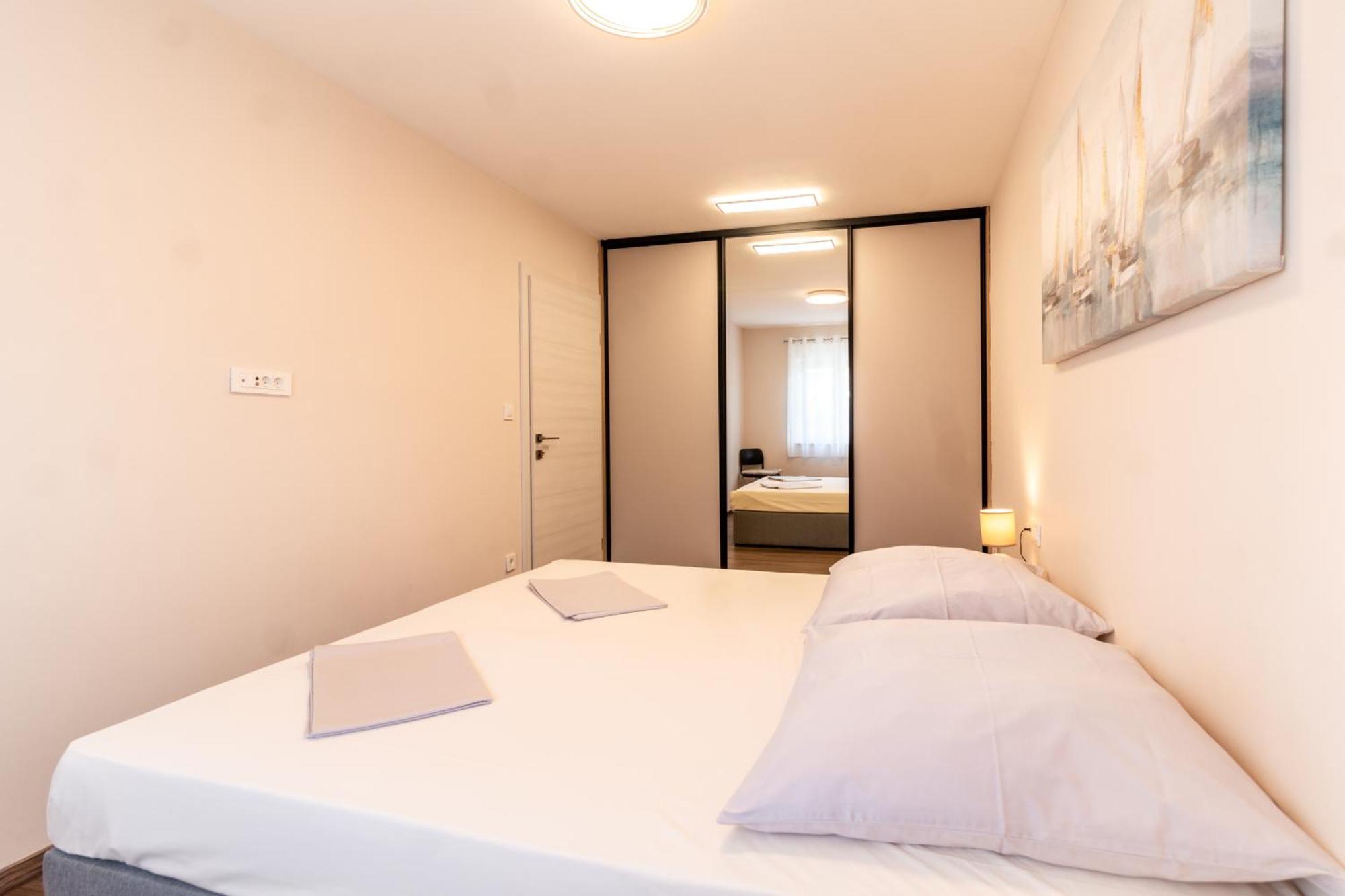 Apartmani Nela Kaštela Kültér fotó