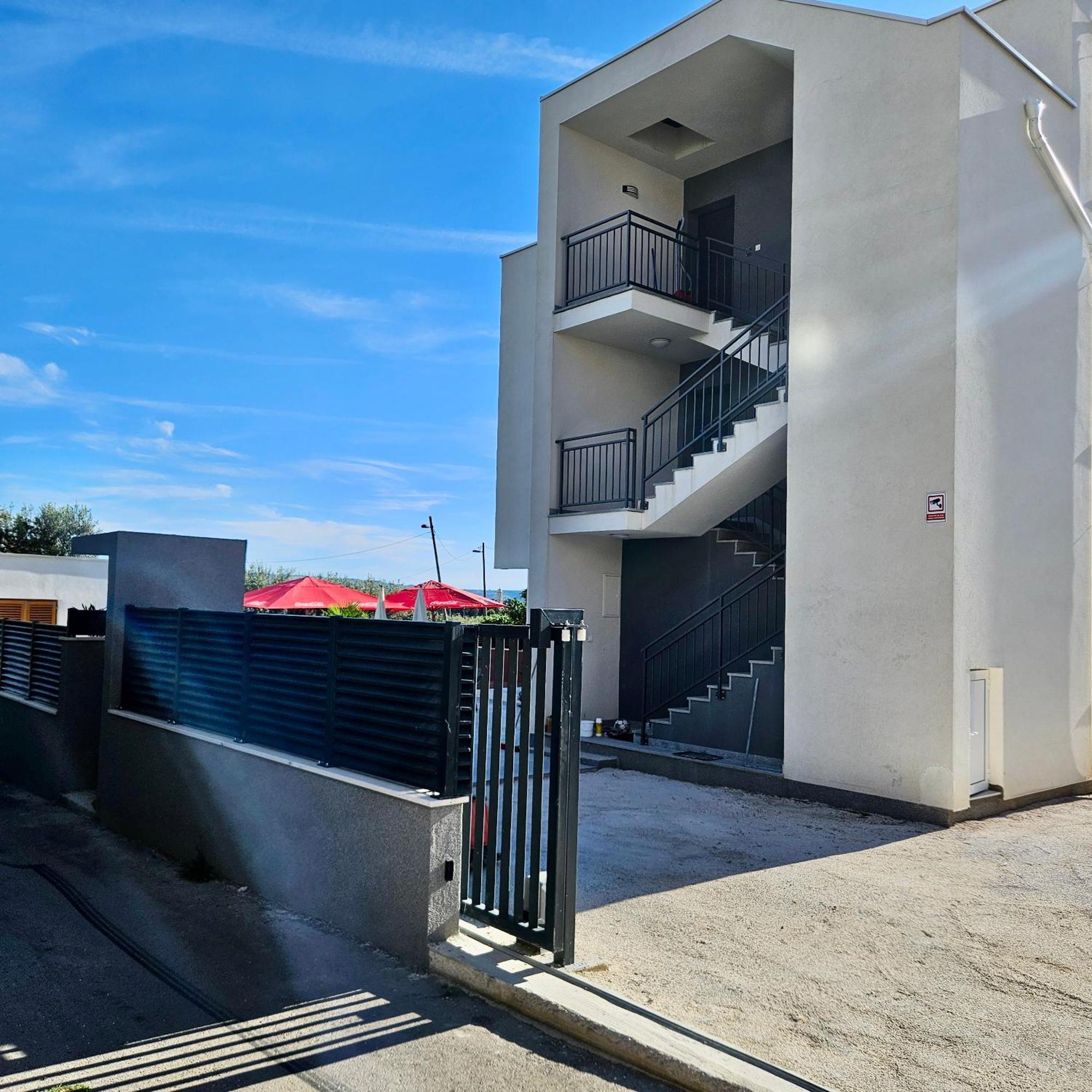 Apartmani Nela Kaštela Kültér fotó